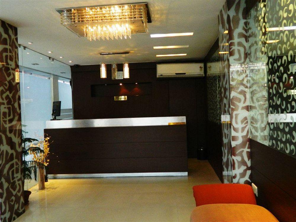 Hotel Lee International Kalküta Dış mekan fotoğraf