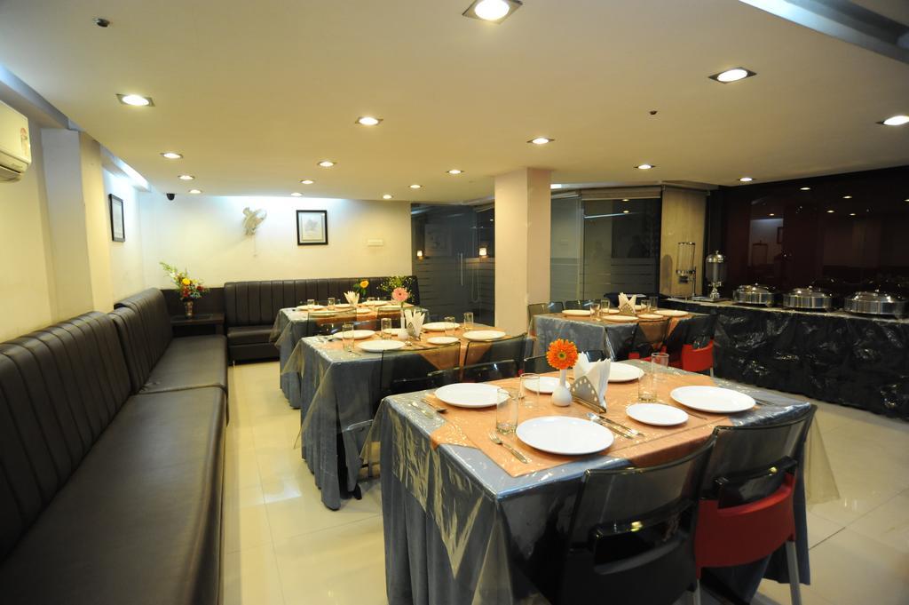 Hotel Lee International Kalküta Dış mekan fotoğraf
