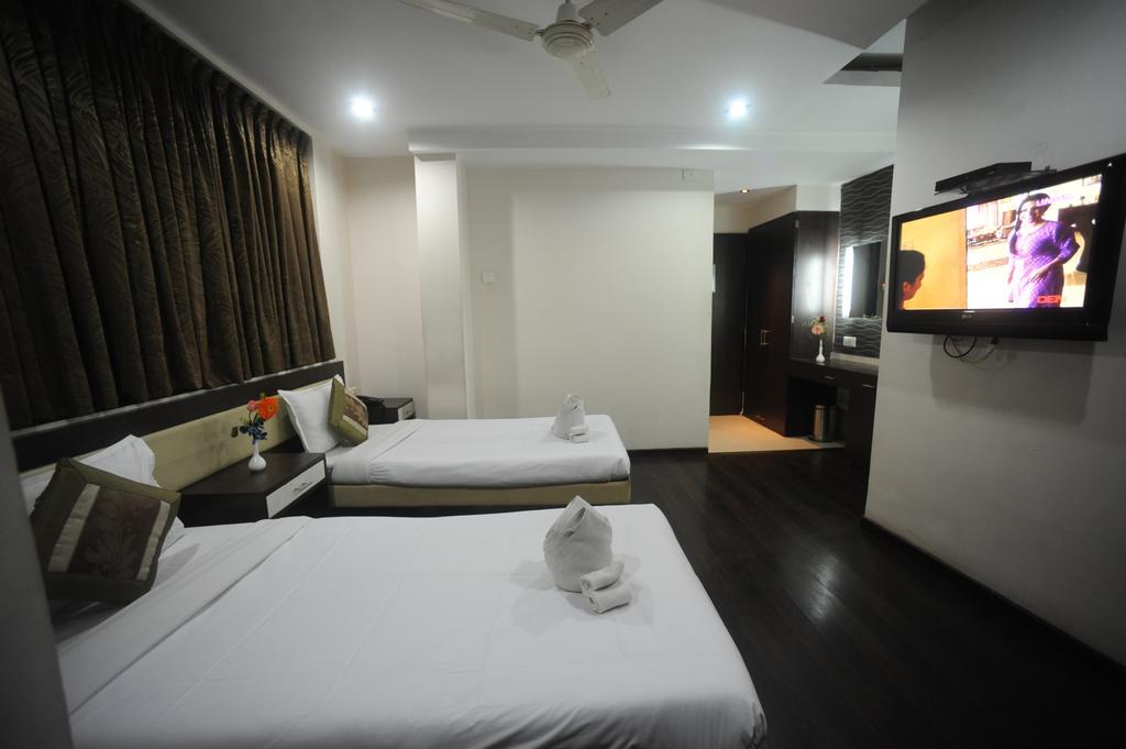 Hotel Lee International Kalküta Dış mekan fotoğraf