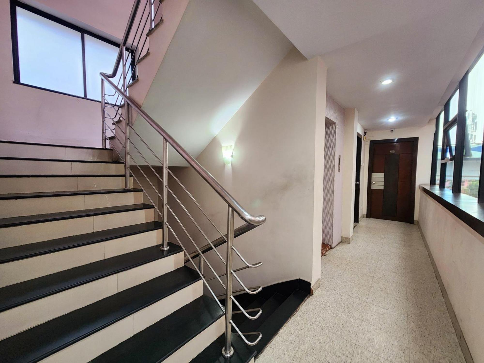 Hotel Lee International Kalküta Dış mekan fotoğraf