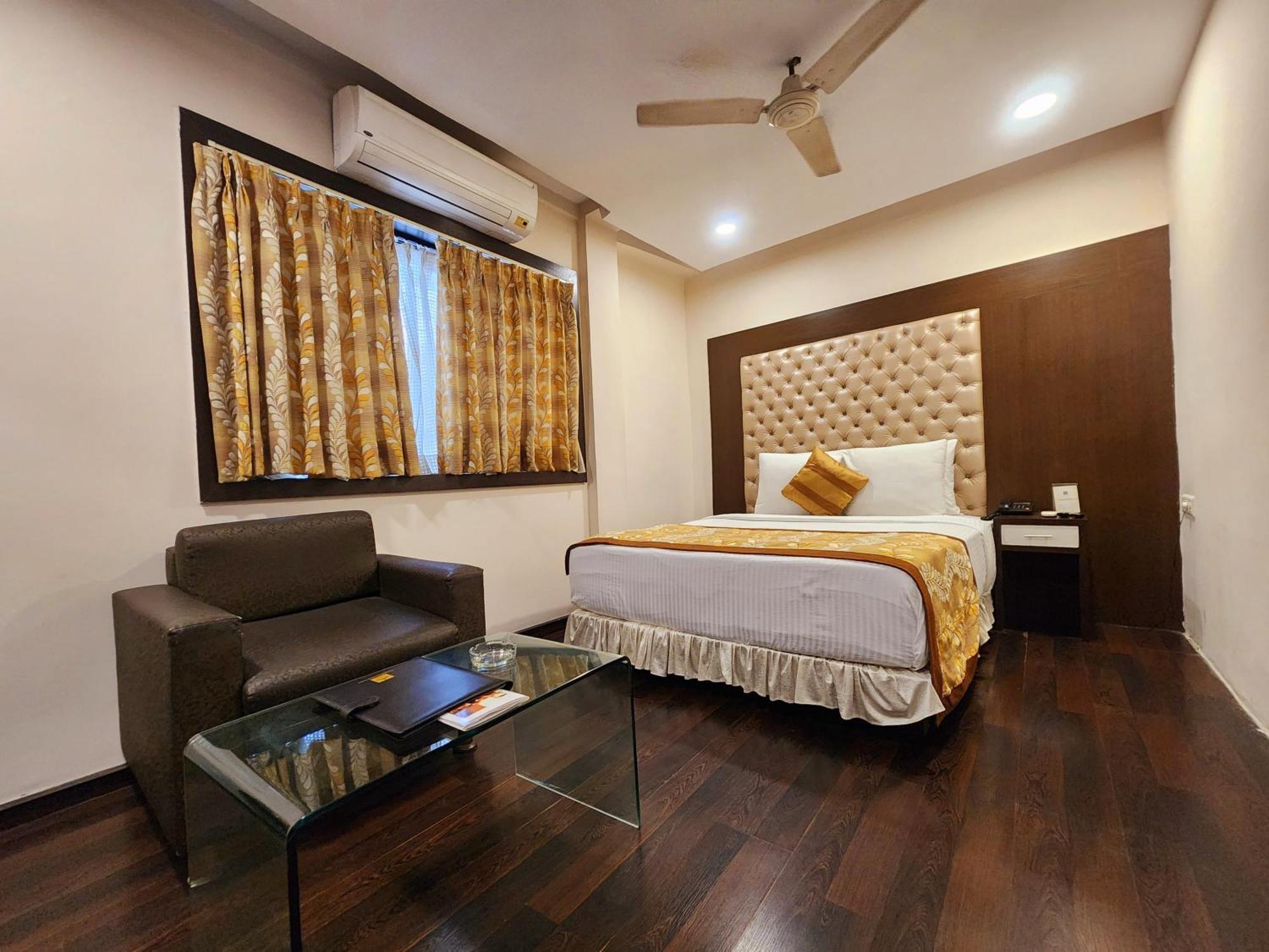 Hotel Lee International Kalküta Dış mekan fotoğraf