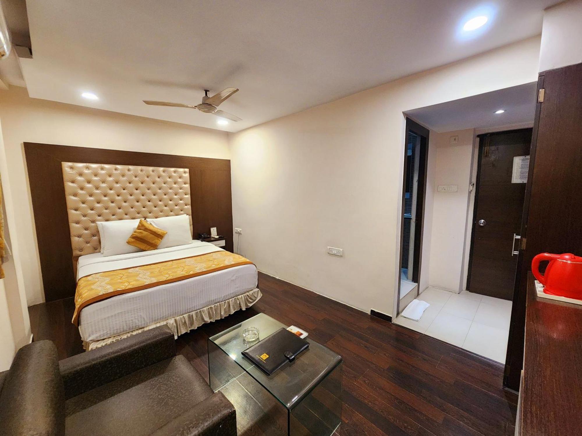 Hotel Lee International Kalküta Dış mekan fotoğraf