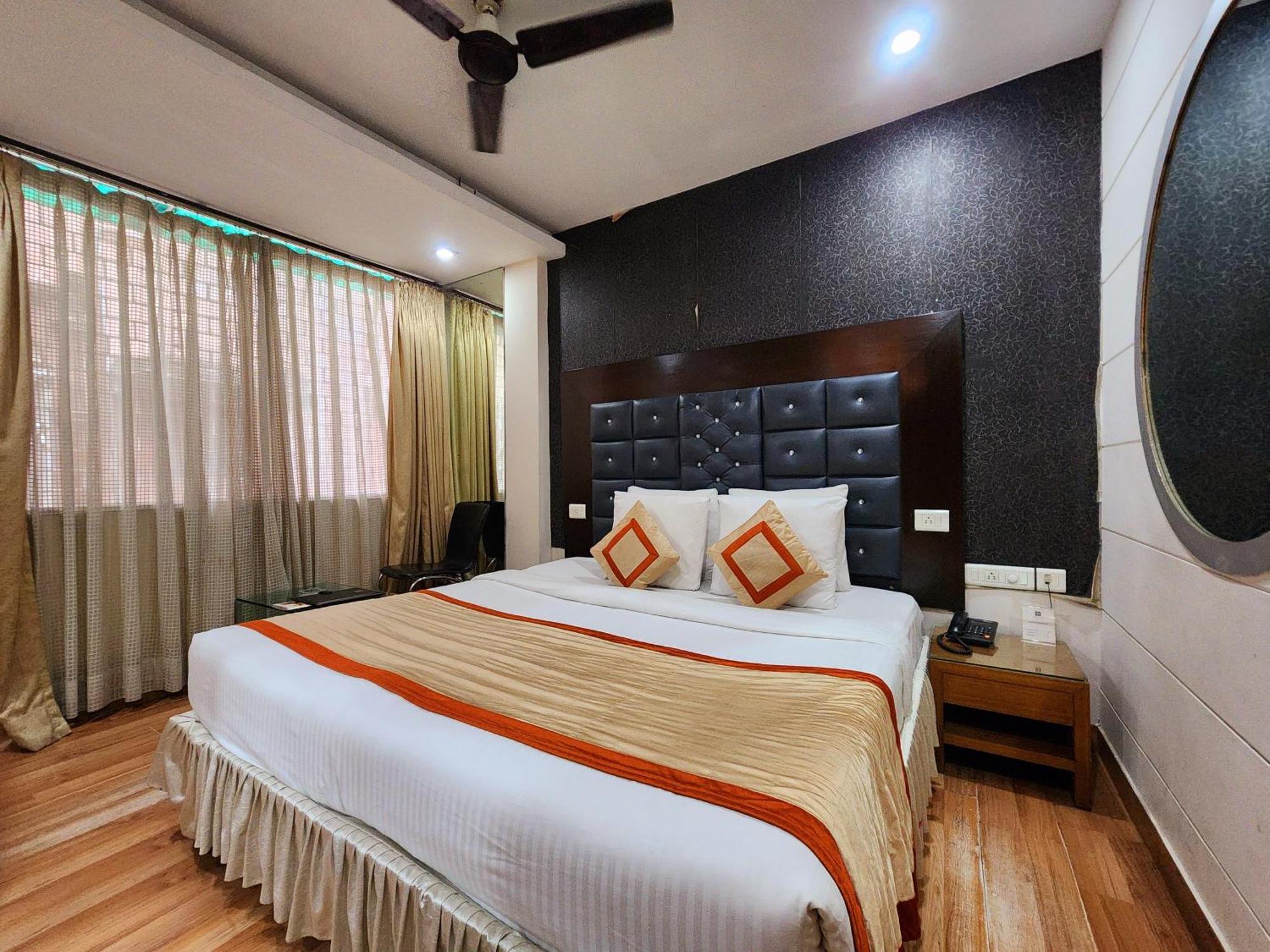 Hotel Lee International Kalküta Dış mekan fotoğraf