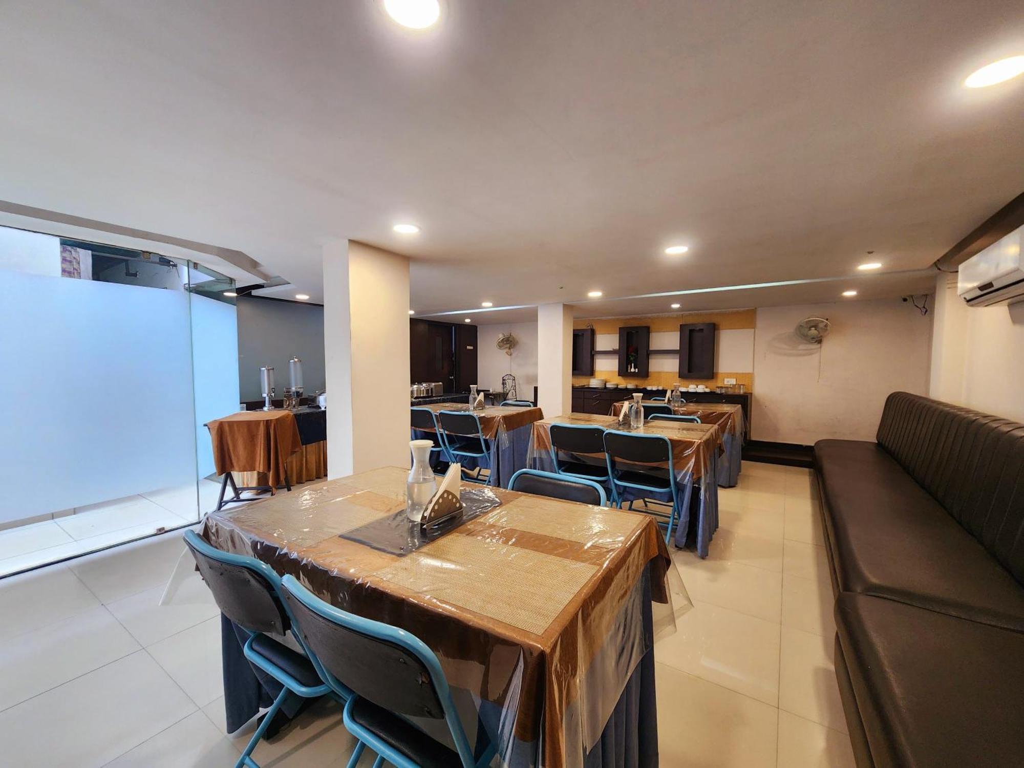Hotel Lee International Kalküta Dış mekan fotoğraf