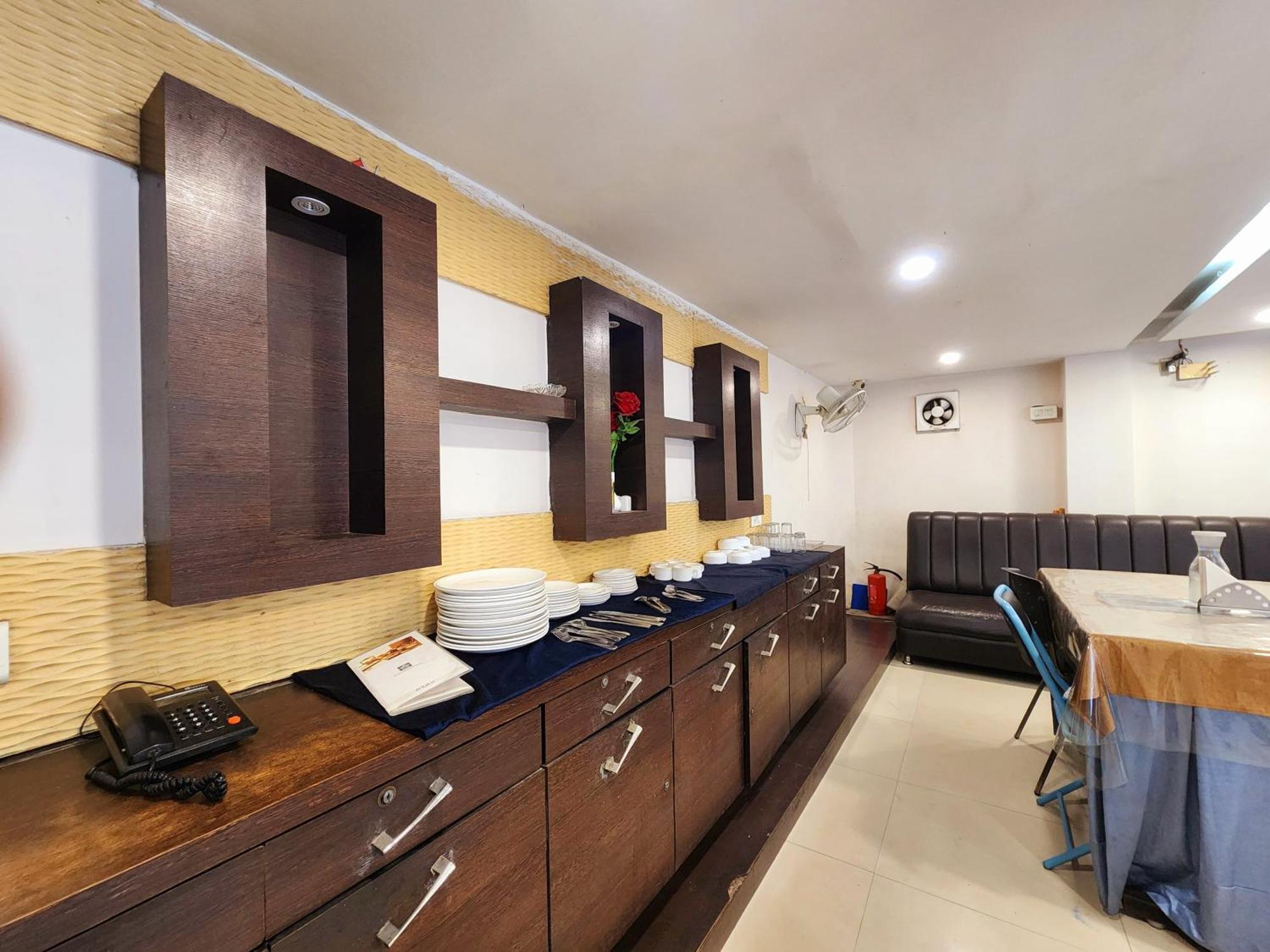 Hotel Lee International Kalküta Dış mekan fotoğraf